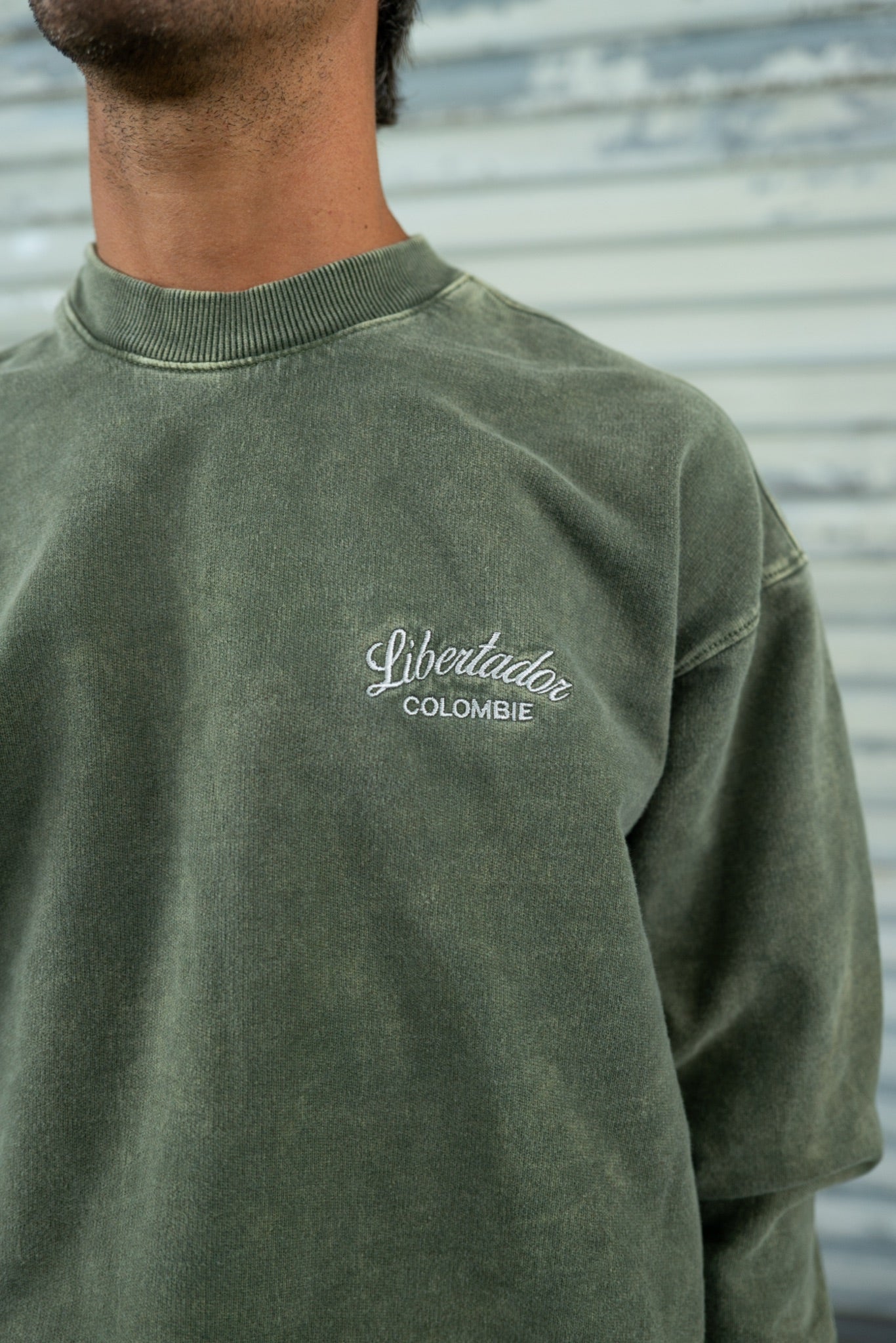 Carlos Crewneck Army - detail broderie logo Libertador Colombie